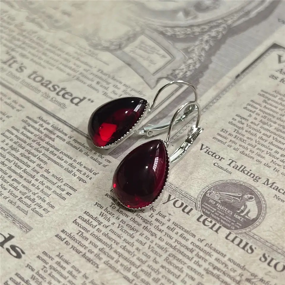 Women'S Vampire Accessories - 女性のためのゴシックヴァンパイアとゴシックブラッドイヤリング,女の子のためのファッションイヤリング,ミステリーッチ,ジュエリーアクセサリー,赤いドロップクリスタル,魔法のイヤリング,ギフト