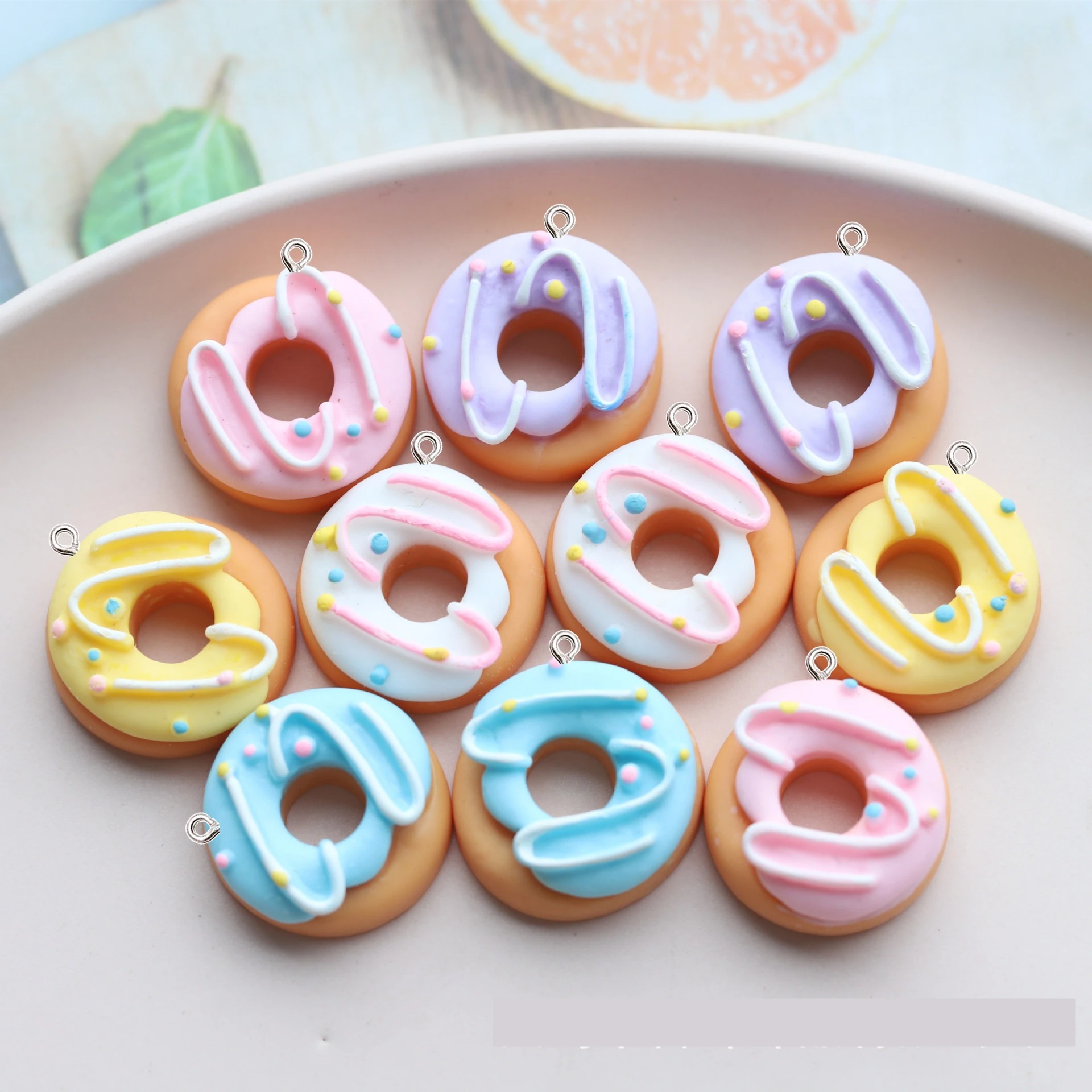 Resin Bangle Bracelet - 10 個かわいいカラードーナツ樹脂ペンダント DIY 工芸品かわいい中空イヤリングブレスレットキーホルダー装飾衣服ジュエリーメイクチャームリング