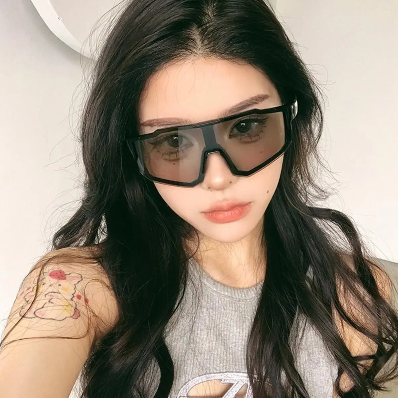 スクエアサイクリングサングラスラージフレームシェード UV  - Sunglasses Oversized Square のレビューと価格