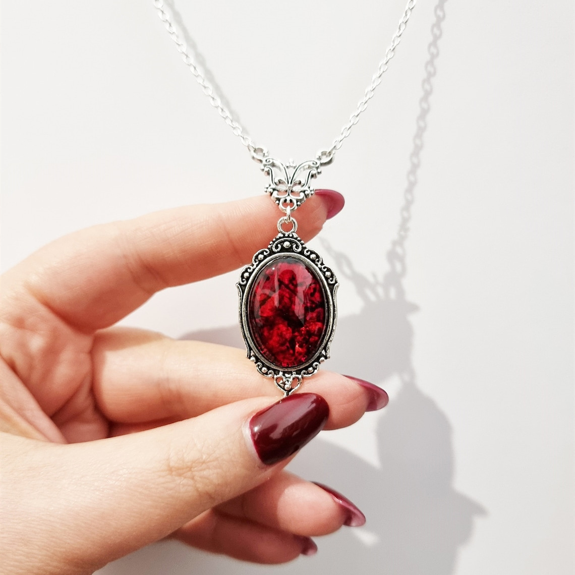 ヴィンテージゴシックブラッドレッドクォーツチャームネックレス - Women'S Vampire Accessories のレビューと価格