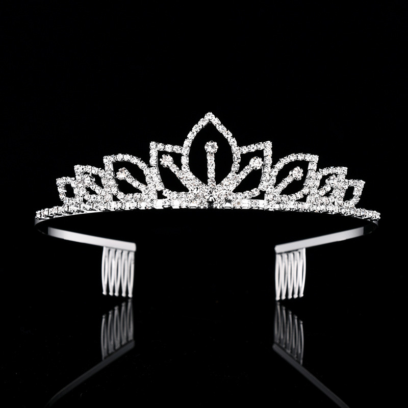 シルバーカラーの輝くラインストーンクラウンブライダルティアラ - Women Accessories For Wedding のレビューと価格