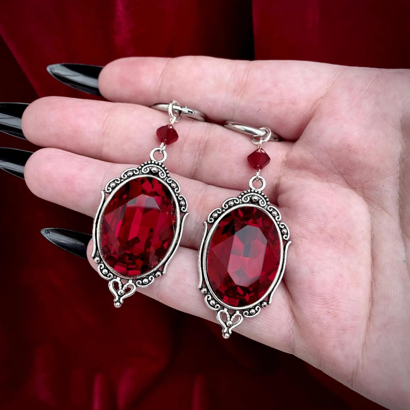 ヴァンパイアカメオイヤリング、ゴシックジュエリー、血の滴、異 - Women'S Vampire Accessories のレビューと価格