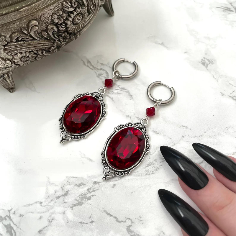 ヴァンパイアカメオイヤリング、ゴシックジュエリー、血の滴、異 - Women'S Vampire Accessories のレビューと価格