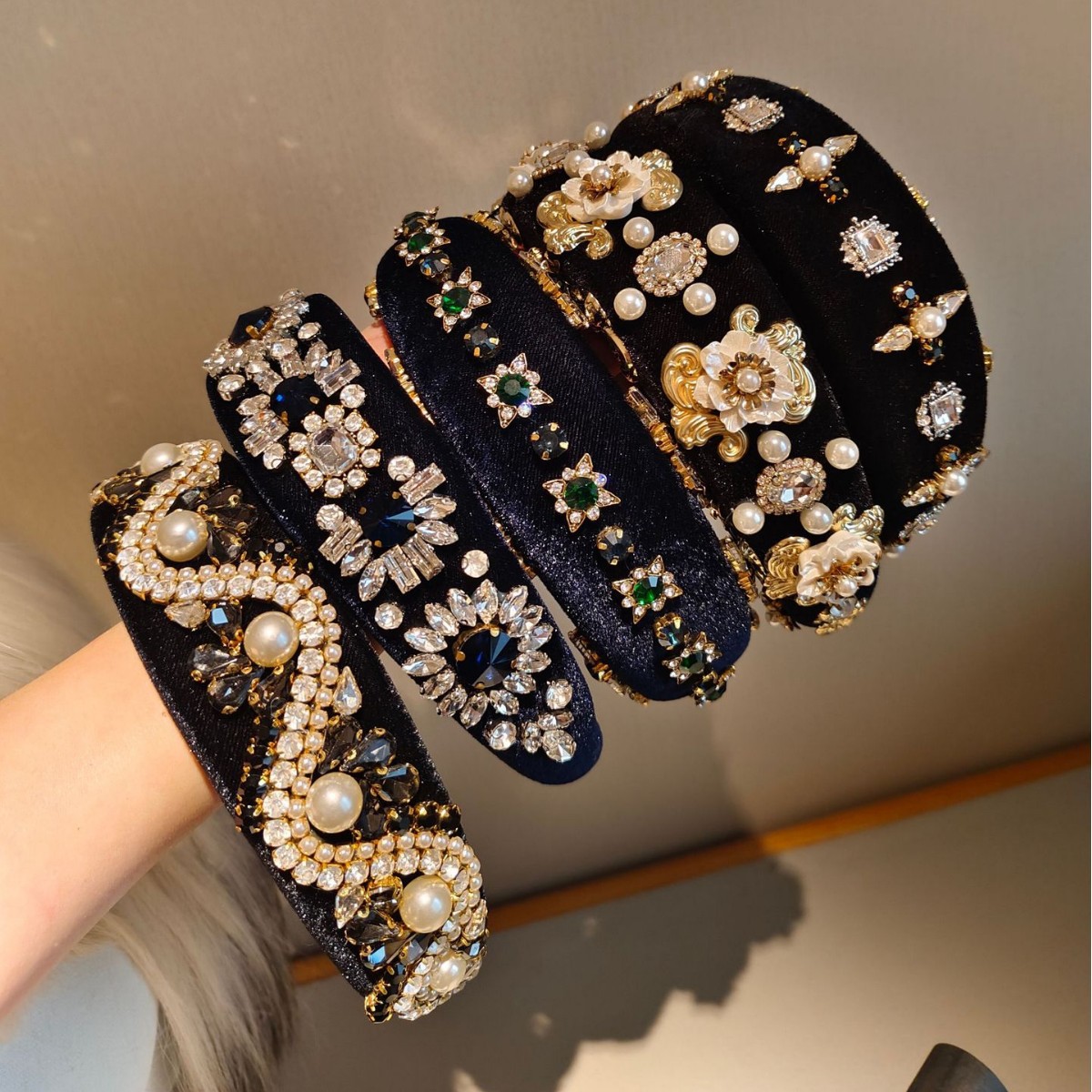 秋冬ホットセール レトロバロック風 厚手スポンジ フルダイヤ - Women Accessories Sale のレビューと価格