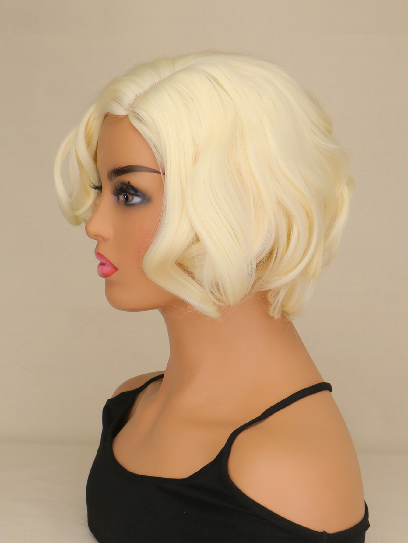 女性合成ショートカーリーヘアブロンド混合ウィッグ女性 195 - Women'S Accessories In The 60S のレビューと価格