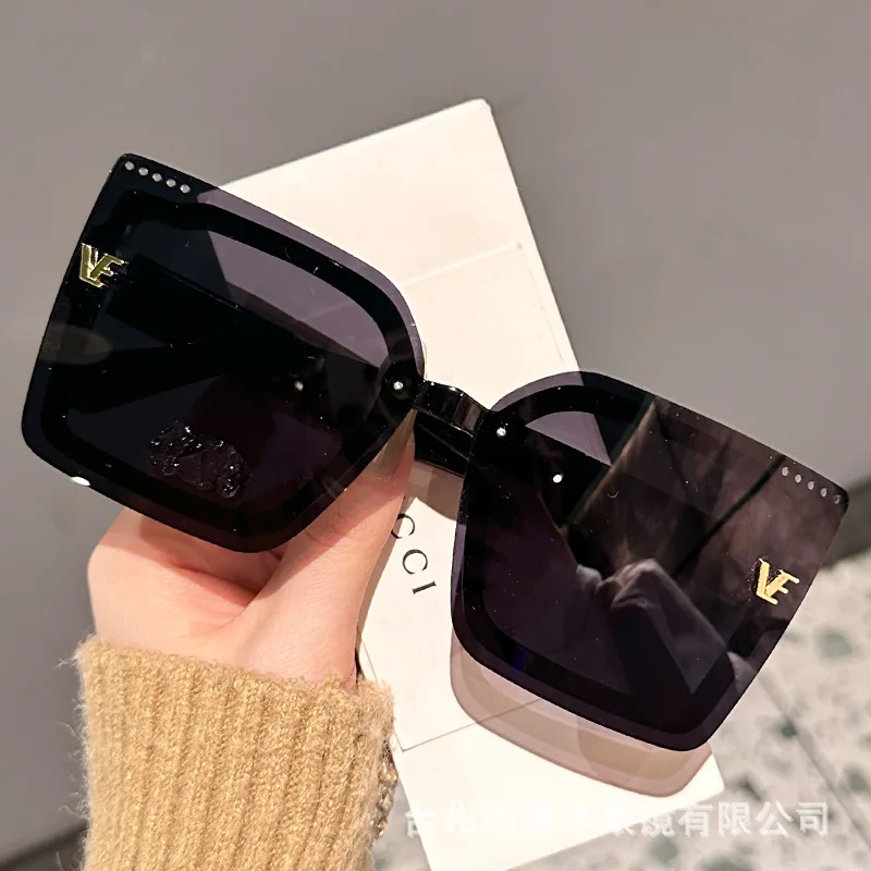 新しいクールなリムレス偏光サングラス女性特大スクエアサングラ - Sunglasses Oversized Square のレビューと価格