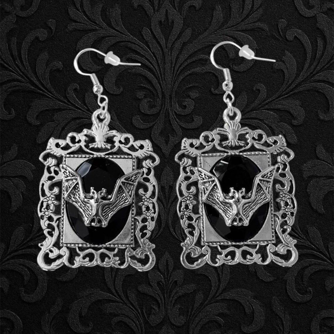 ヴァンパイアバットイヤリング、ゴシックジュエリー、魔術アクセ - Women'S Vampire Accessories のレビューと価格