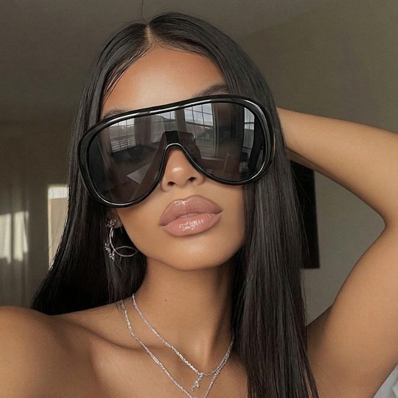 特大ワンピースラージフレーム Y2K キャットアイサングラス - Sunglasses Oversized Square のレビューと価格