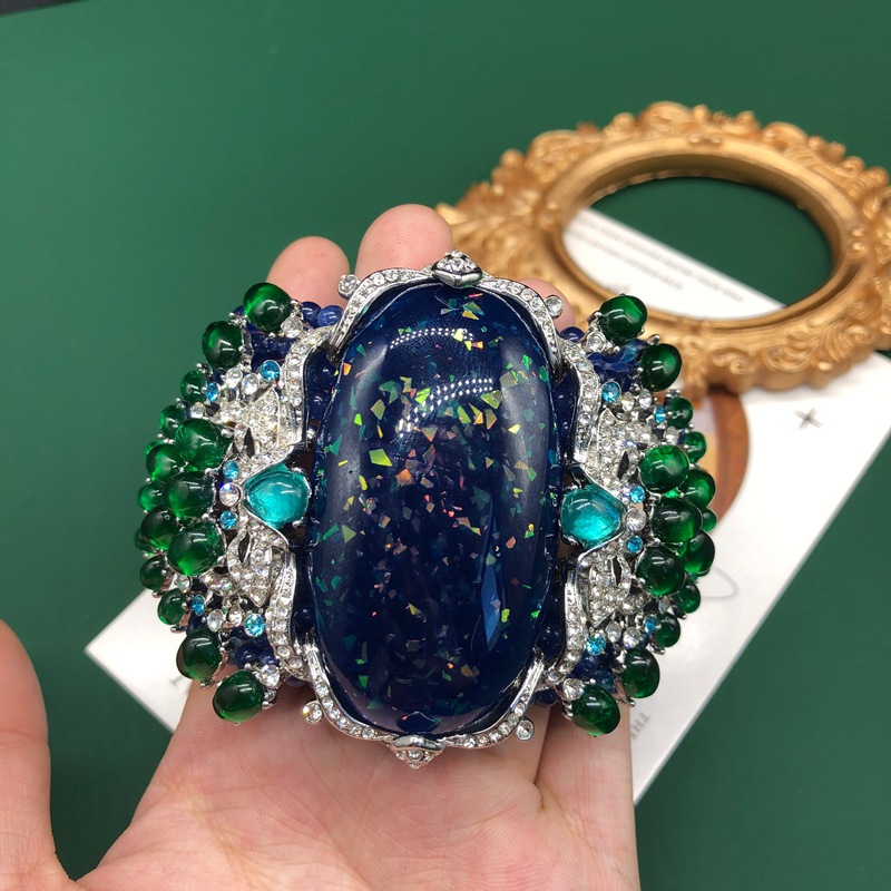 高級ヴィンテージ風ビーズブレスレット、ラインストーンとエメラ - Resin Bangle Bracelet のレビューと価格