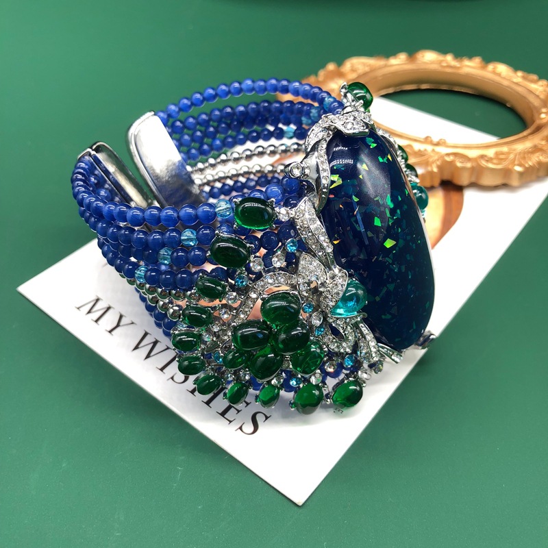 高級ヴィンテージ風ビーズブレスレット、ラインストーンとエメラ - Resin Bangle Bracelet のレビューと価格